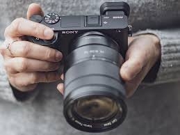 بهترین تنظیمات و پروفایل رنگی Sony a6400 برای اینستاگرام و یوتیوب (+ LUT رایگان)