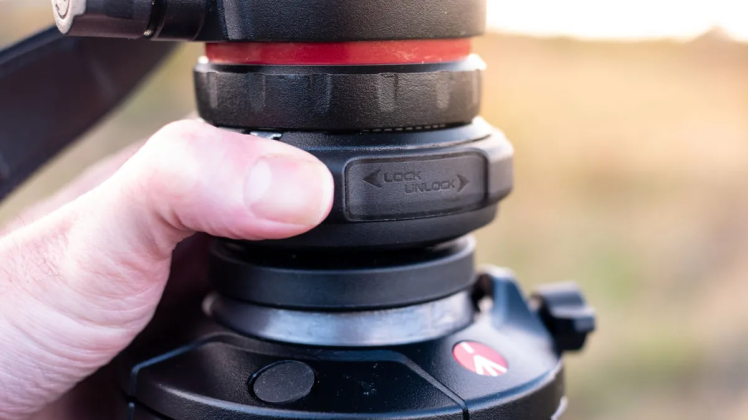 Manfrotto One؛ سه‌پایه‌ای که عکاسی و فیلم‌برداری حرفه‌ای را متحول می‌کند