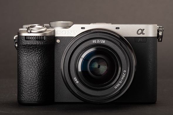 بررسی Sony a7C II: دوربینی کوچک با کمترین مصالحه