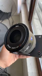 چطور لنزهای زایس روی Sony Alpha در شرایط نور کم عملکرد درخشانی دارند؟
