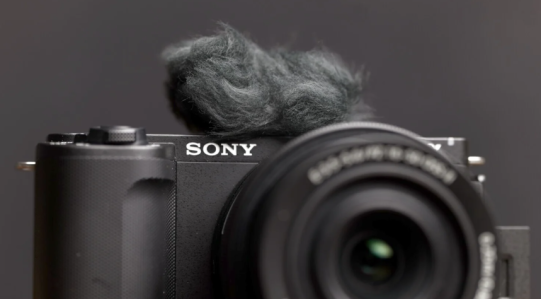 نقد و بررسی دوربین سونی Sony ZV-E10: دوربین محبوب ویدیوگرافان و عکاسان محتوا