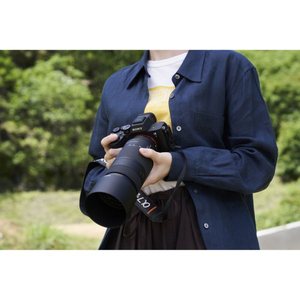 Sony FE 100-400mm F5.6-8 OSS: تحلیلی بر لنزی مقرونبهصرفه اما کند