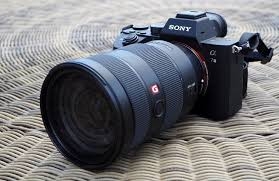 بررسی تفاوت قیمت بین دوربین‌های Sony در بازار ایران و امارات