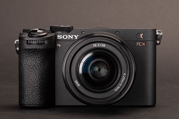 بررسی Sony a7CR: وضوح بالا در بدنه‌ای کوچک