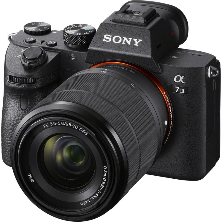 مقایسه کامل Sony A7 III با دوربین‌های رقیب در سال ۲۰۲۵