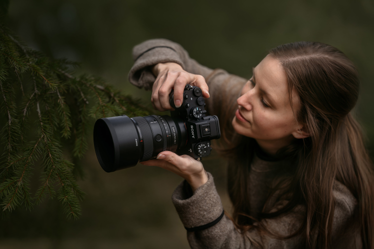 Sony FE 85mm f/1.4 GM II | انتخاب حرفه‌ای عکاسان پرتره