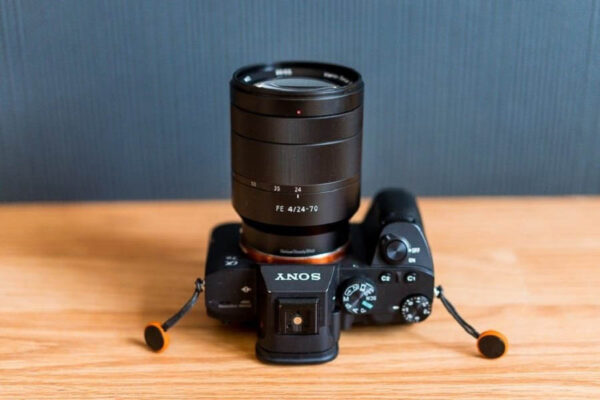 راهنمای خرید لنز Sony Vario-Tessar T* FE 24-70mm f/4 ZA OSS