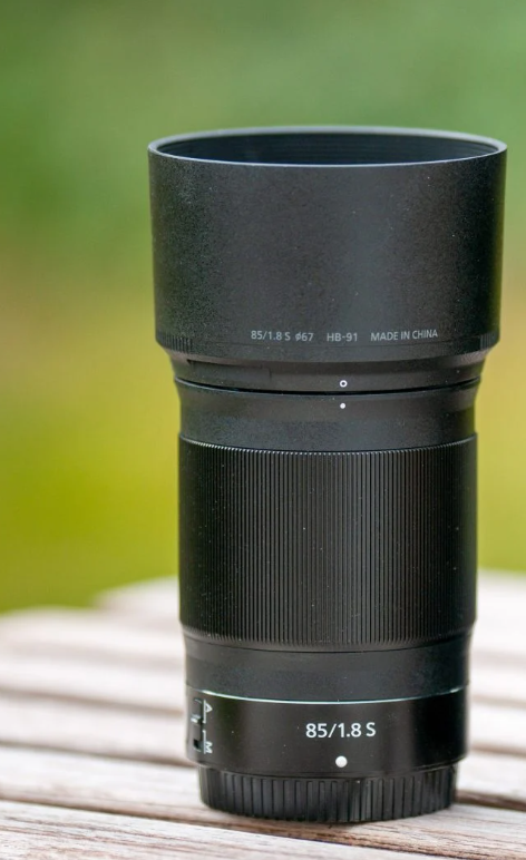 4. Viltrox 85mm f/1.8 STM – اقتصادی با کیفیت نزدیک به سونی