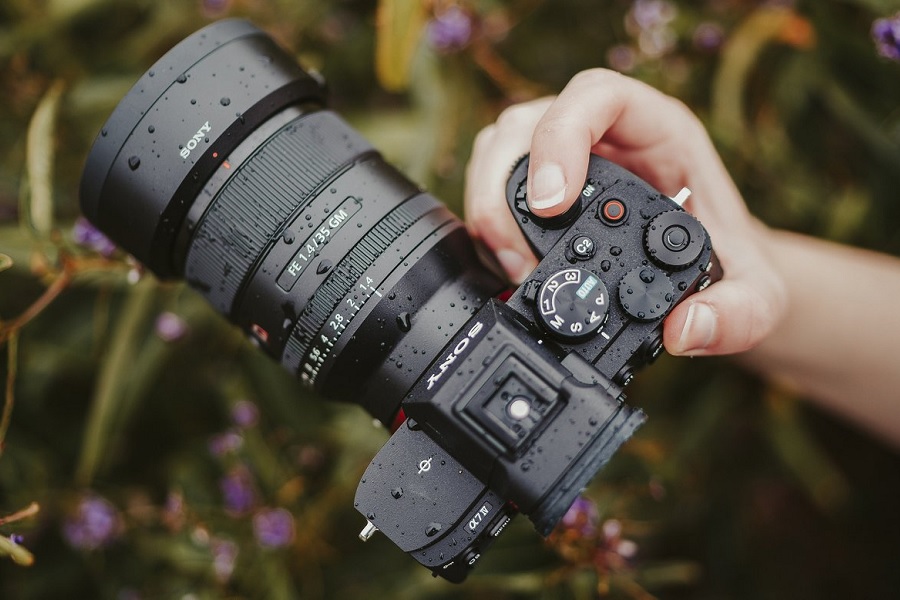 مقایسه کامل Sony A7C II و Sony A7 IV برای انتخاب هوشمندانه