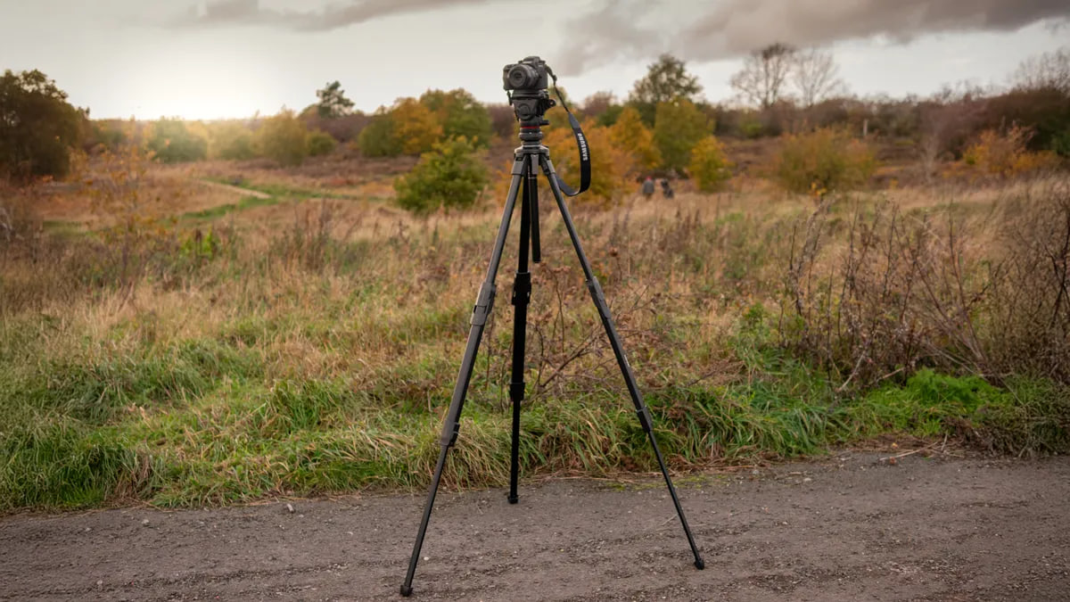 خرید یک سهپایه حرفهای مانفروتو